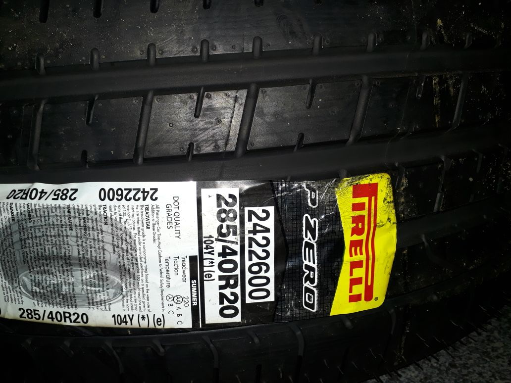 PirelliPZER_285_40_20_104Y(1).jpg