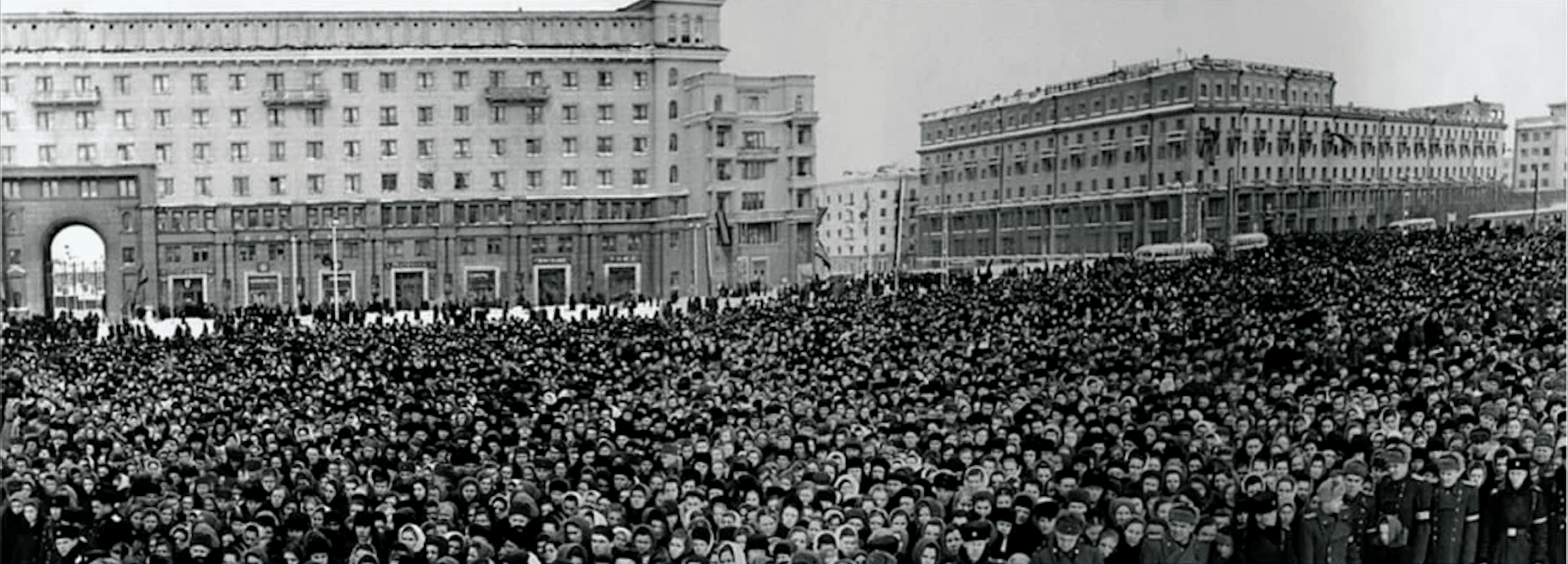 Давка на похоронах сталина сколько. Похороны Сталина 1953. 1953 Москва похороны Сталина. Смерть Сталина 1953.
