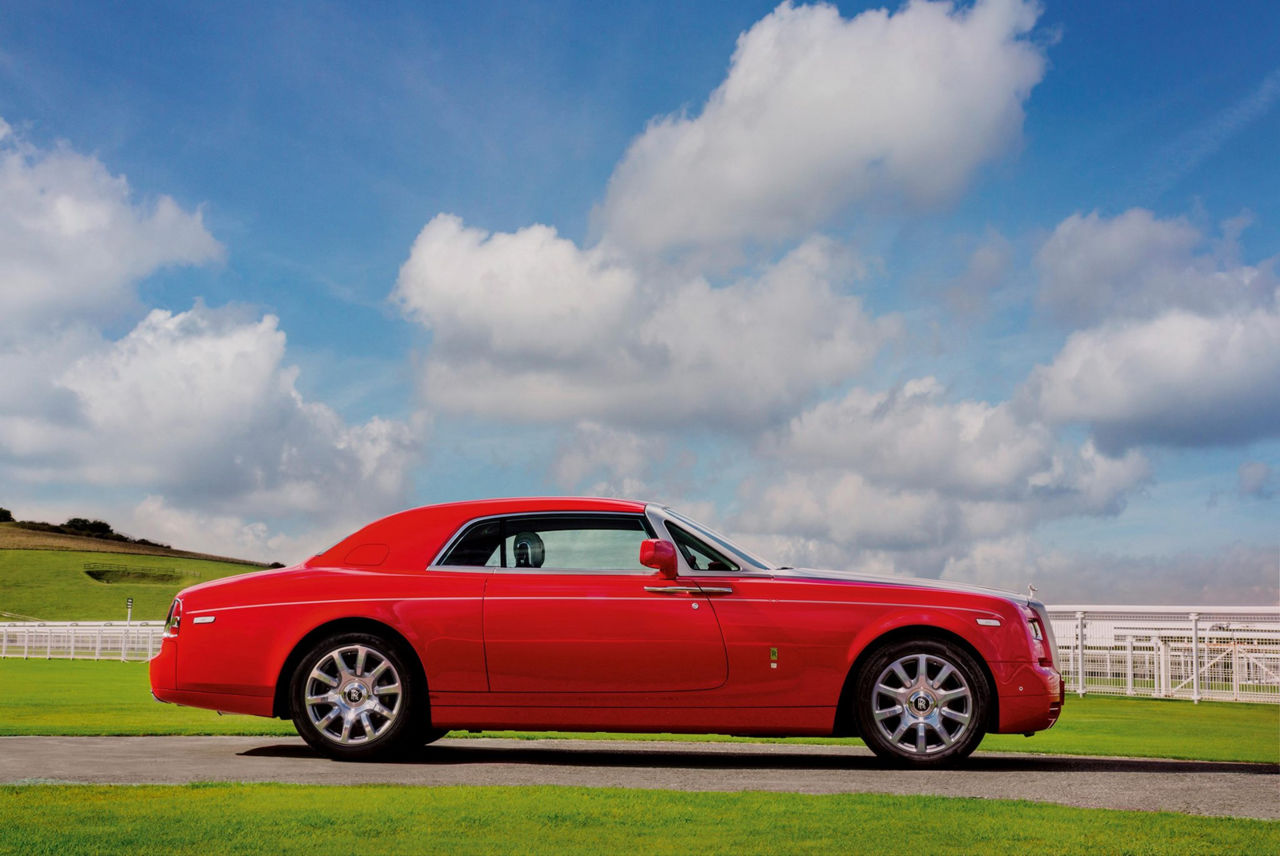 Роллс ройс купе. Роллс Ройс Фантом купе. Rolls Royce Phantom купе. Роллс Ройс купе 2015. Роллс Ройс купе красный.